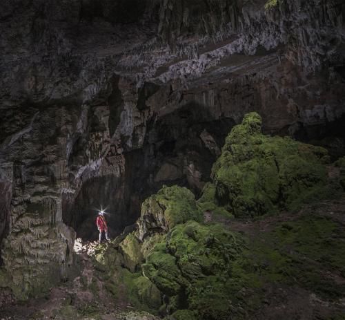 Exploration des grottes